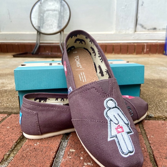 LunchboxWax custom hand-painted TOMS - Picture 5 of 5